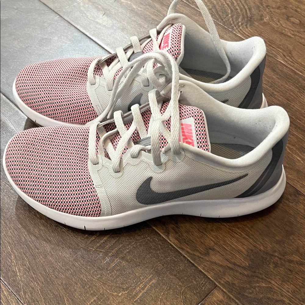 Nike White and Pink Athletic Shoes! Great condition! Worn only a couple times!